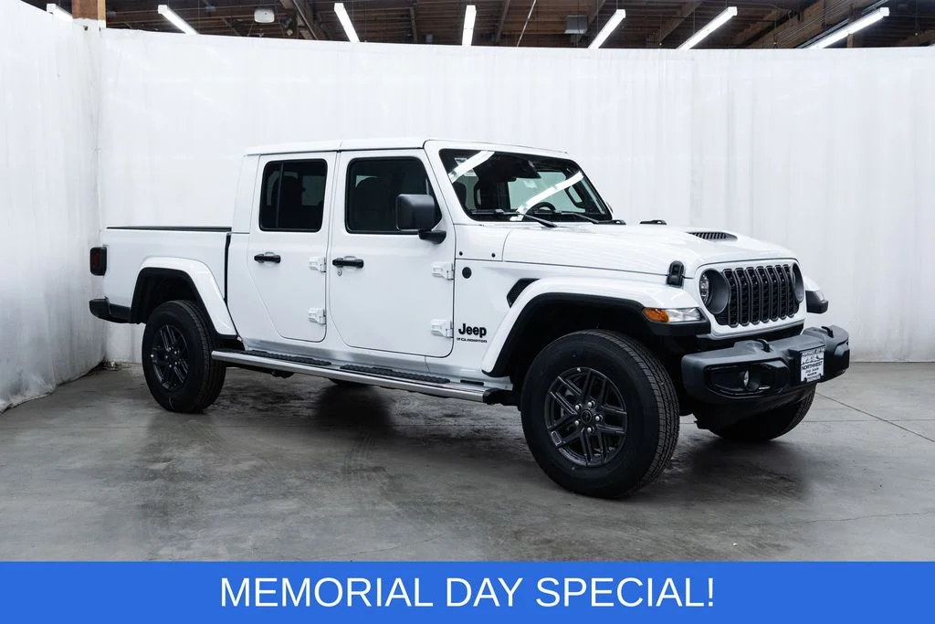 2026 Jeep Gladiator Sport S Auto's photo