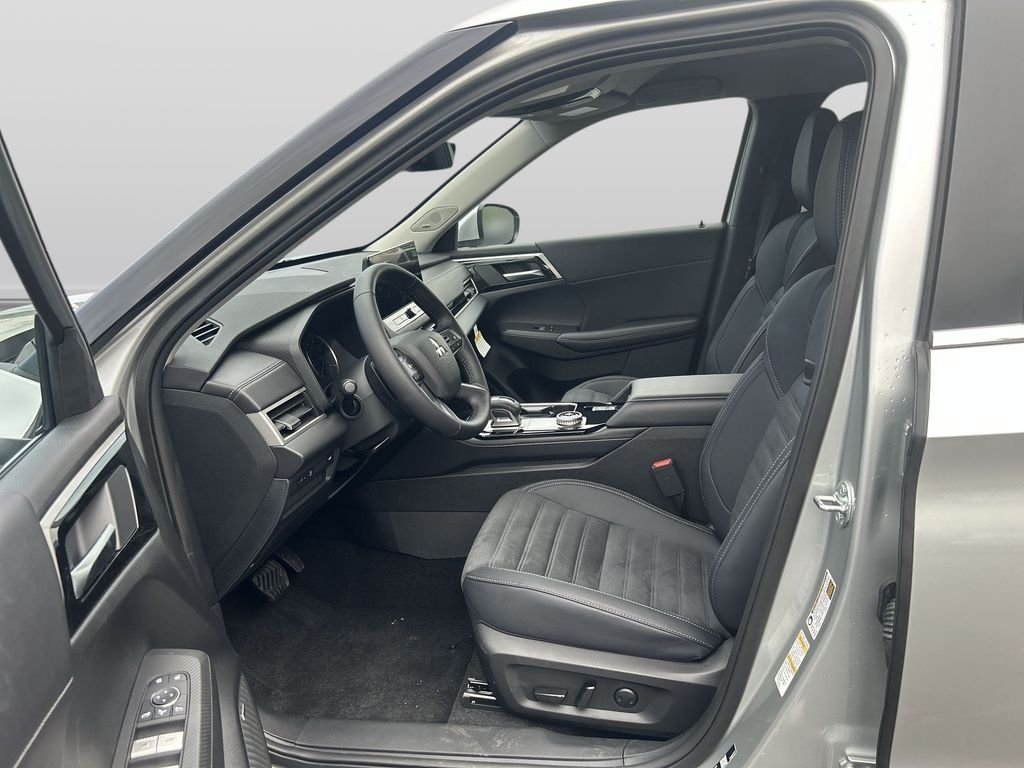 2026 Mitsubishi Outlander SE - Photo 12