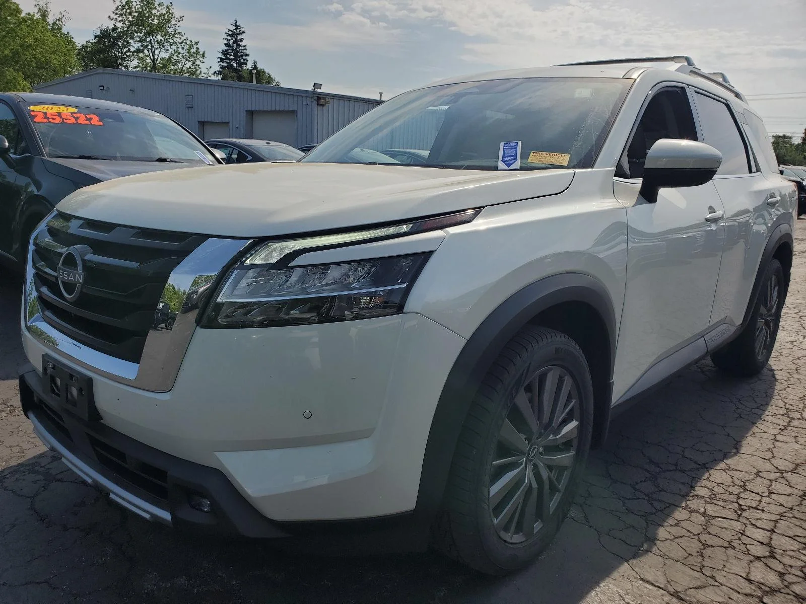 Used 2022 Pearl White Tricoat Nissan SL image 4