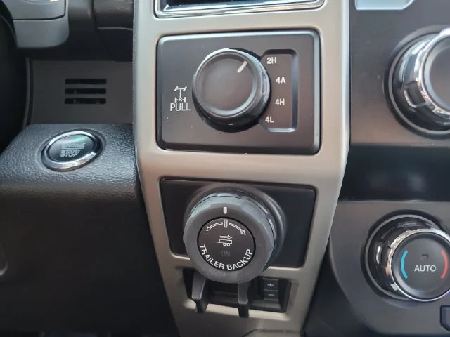 Used 2019 White Ford Lariat image 29