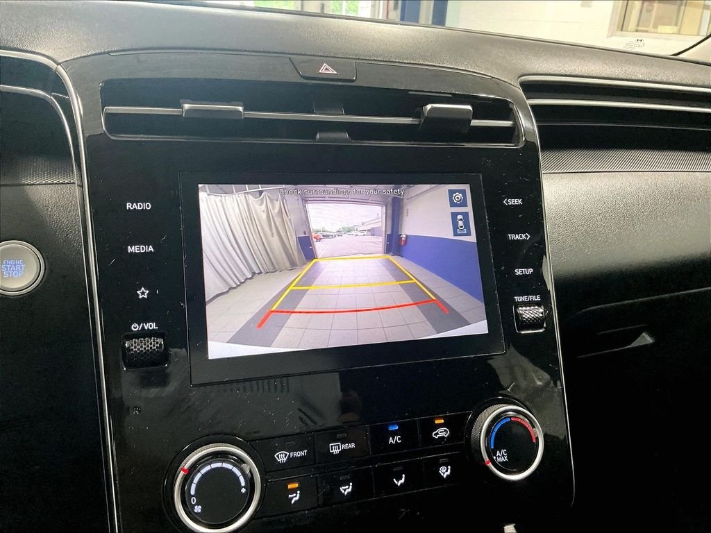 Used 2023 White Hyundai SEL image 19