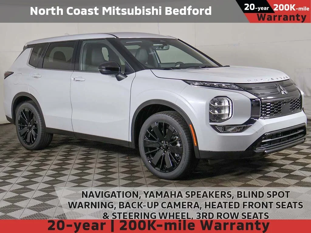 2026 Mitsubishi Outlander LE FWD's photo