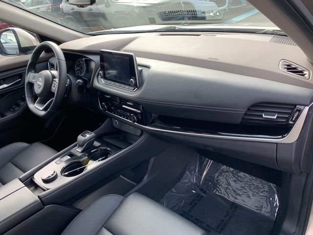 Used 2023 Gold Nissan SL image 12