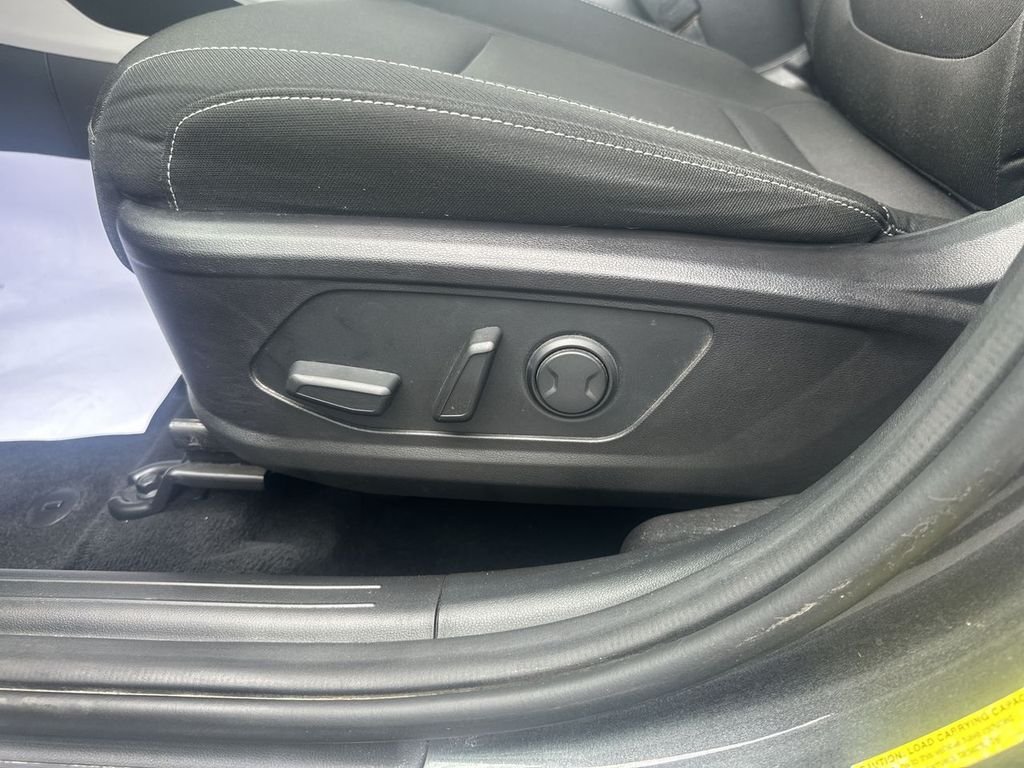 Used 2022 Gray Hyundai SEL image 18