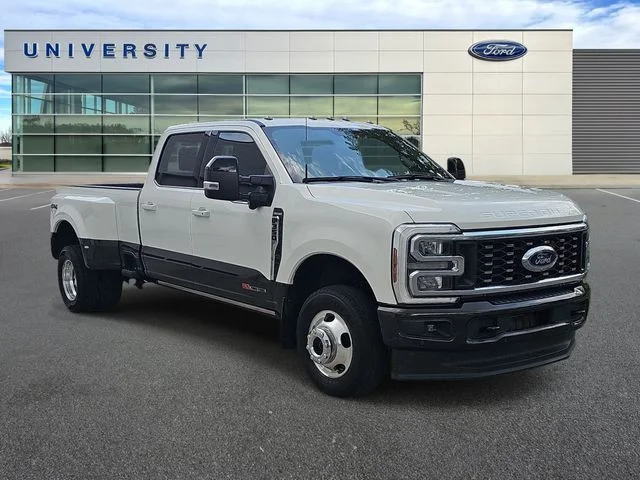 Used 2024  Ford King Ranch image 1