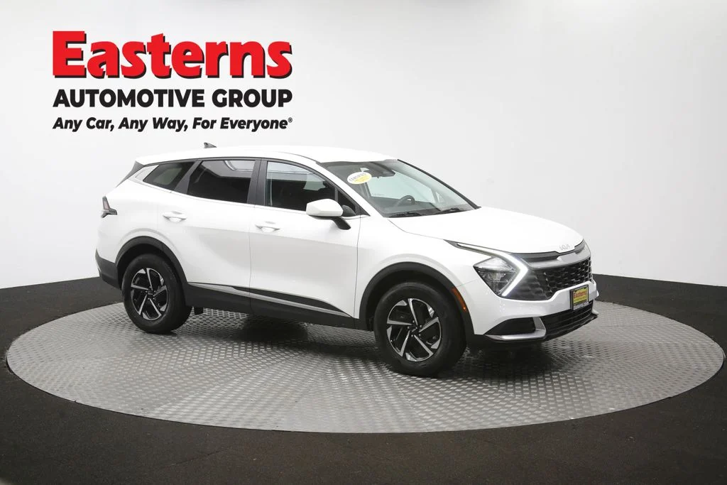 Used 2023 White Kia LX image 47
