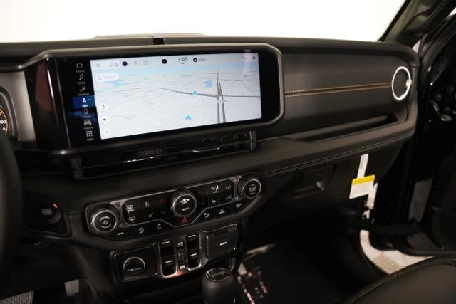 2025 Jeep Wrangler 4-Door Sahara - Photo 8