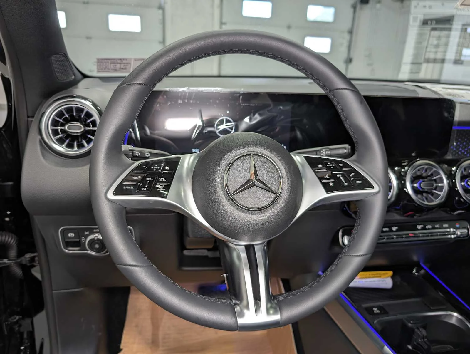 Used 2026 Night Black Mercedes-Benz GLB 250 image 30