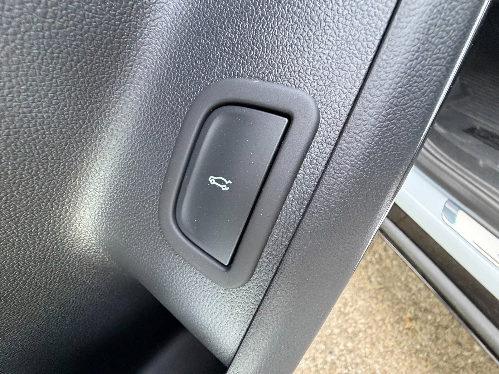 2026 GMC Acadia Denali - Photo 9