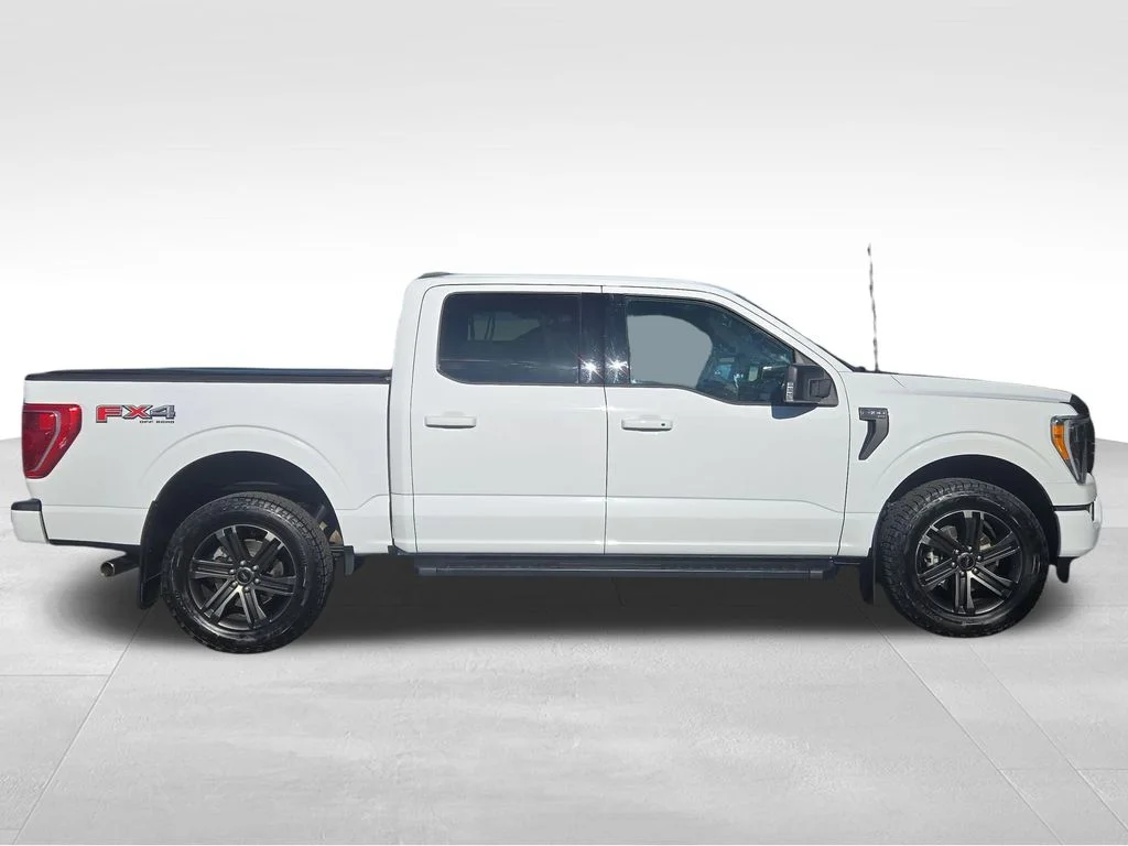Used 2022 White Ford XLT image 10
