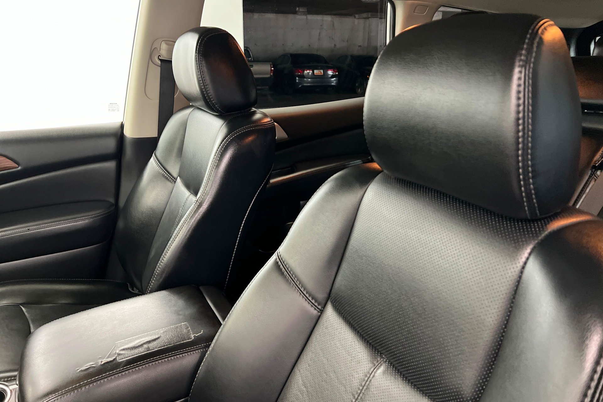 Used 2017 Pearl White Nissan Platinum image 18