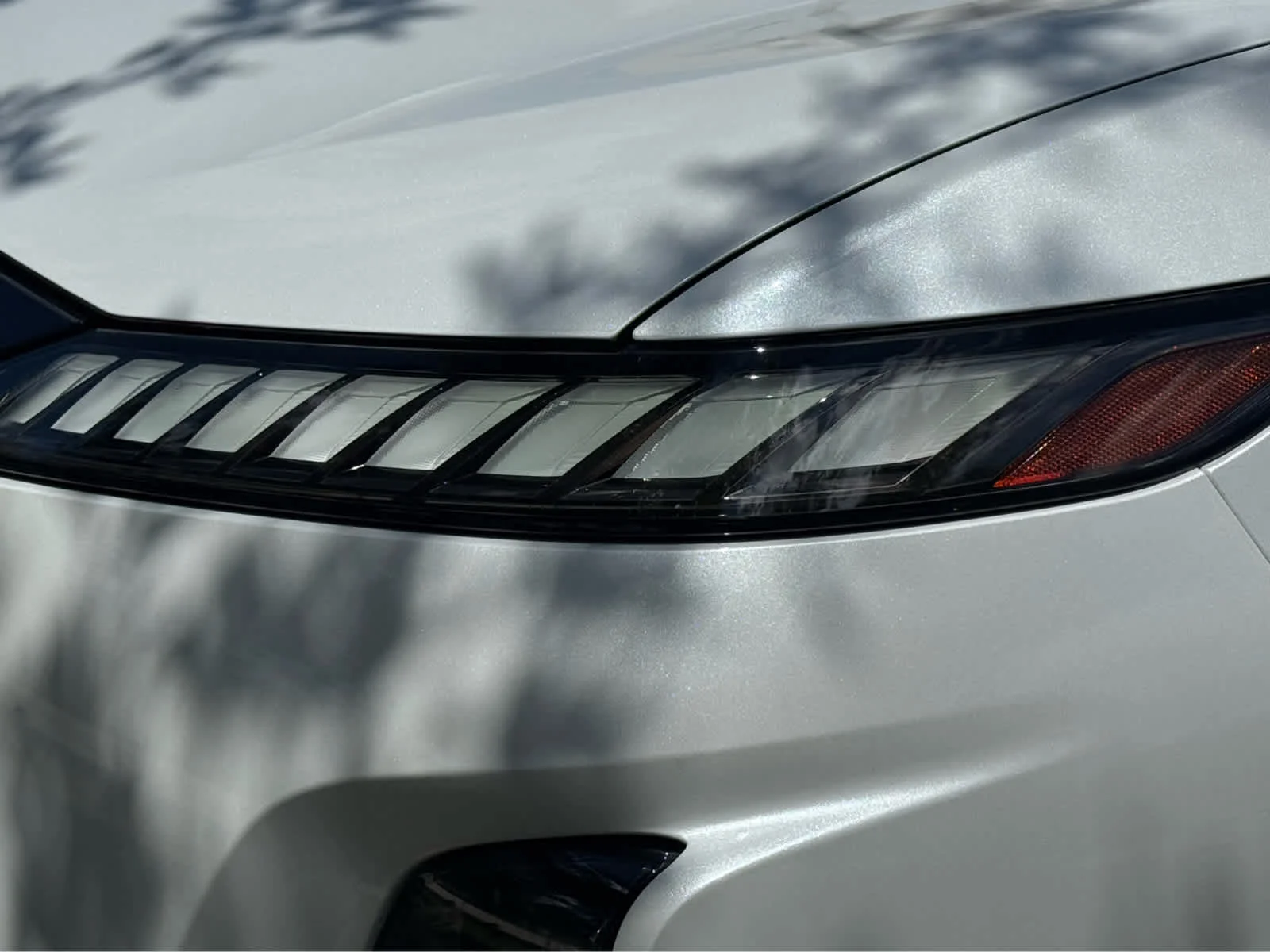 New 2026 RADIANT WHITE INFINITI Luxe 2WD image 5