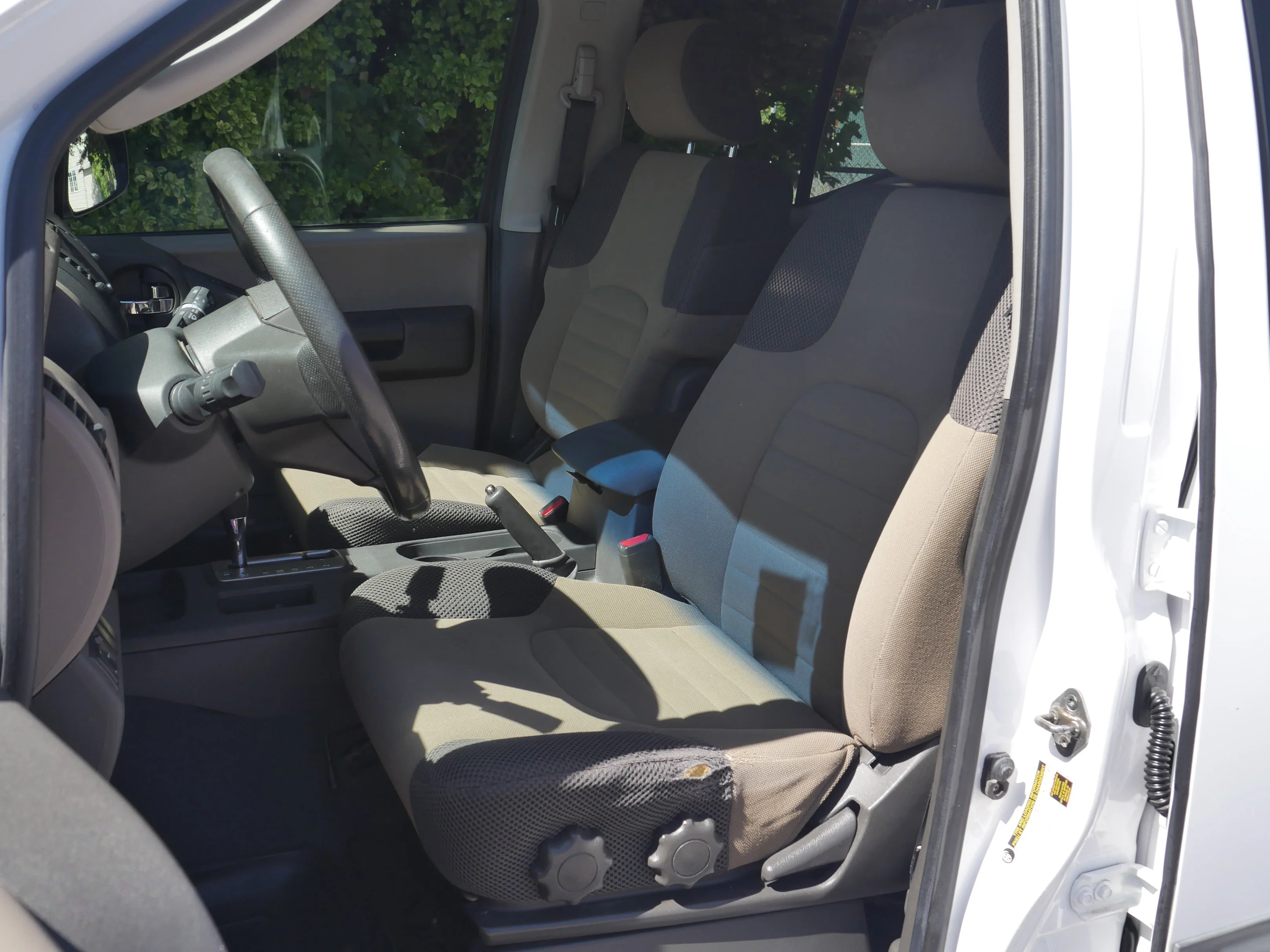 Used 2008 Avalanche Nissan SE image 29
