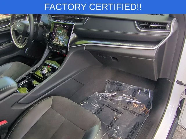 Used 2022 White Jeep Altitude image 37