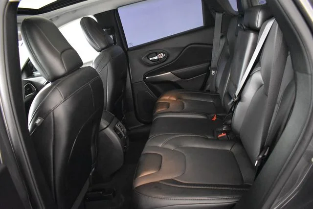 2022 Jeep Cherokee Latitude Lux - Photo 22