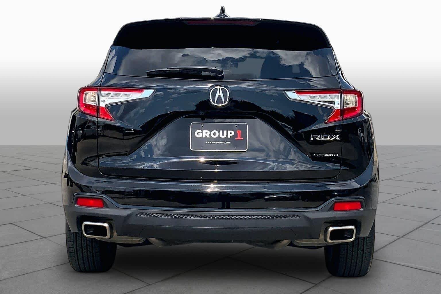 Used 2024 Majestic Black Pearl Acura  image 5