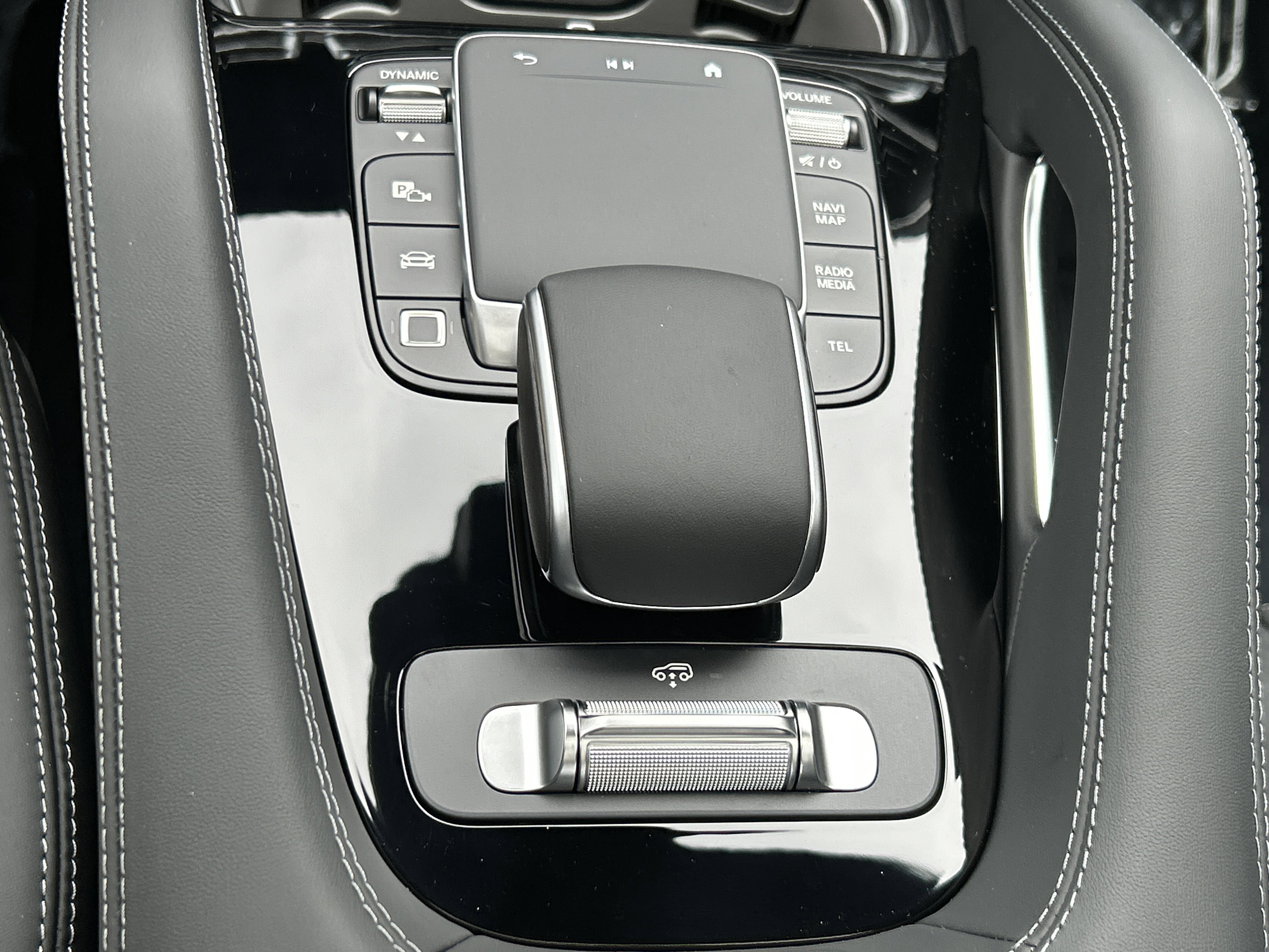 New 2026 Obsidian Black Metallic Mercedes-Benz AMG® GLE 63 S 4MATIC®+ SUV image 32