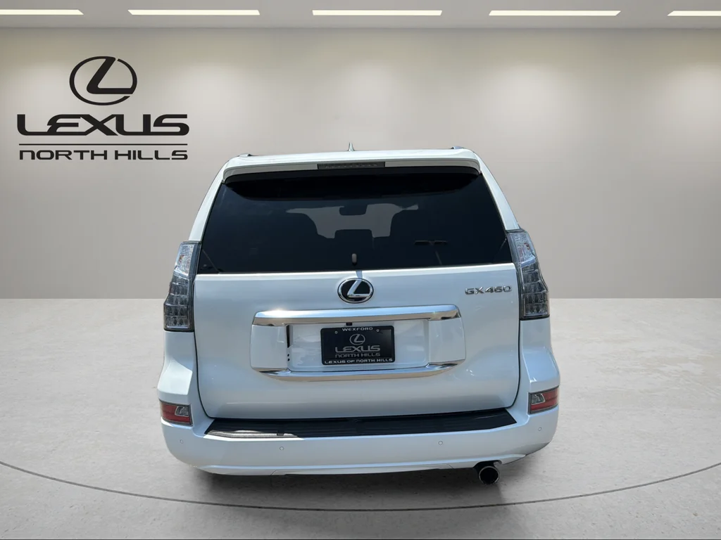 Certified Used 2022  Lexus 460 image 7