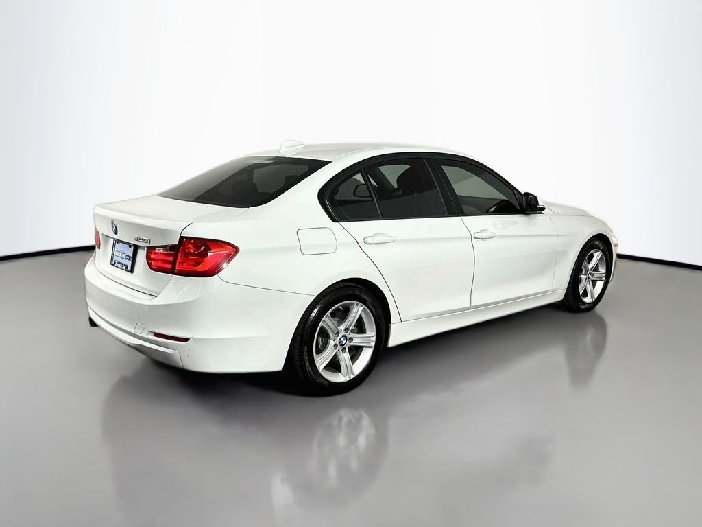 Used 2015 Alpine White BMW 320i image 8