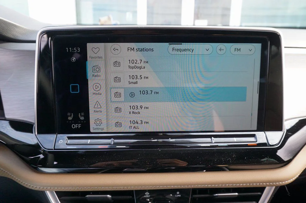 New 2026 Blue Volkswagen 2.0T SE w/Technology image 15