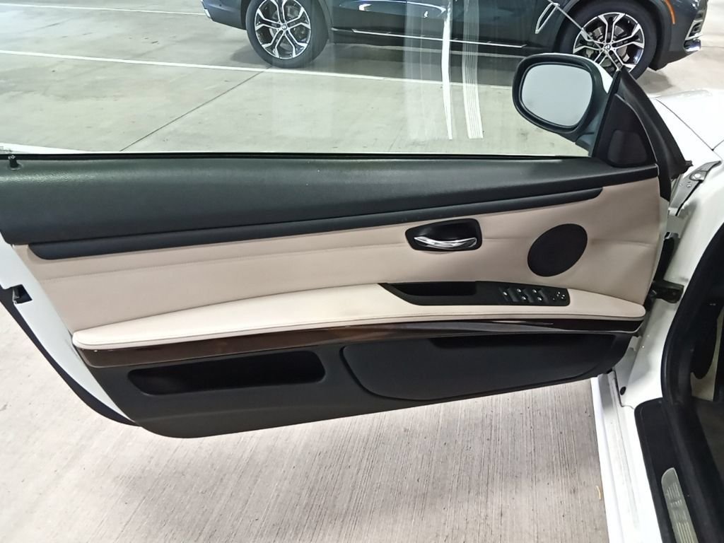 Used 2012 Alpine White BMW 328i image 11