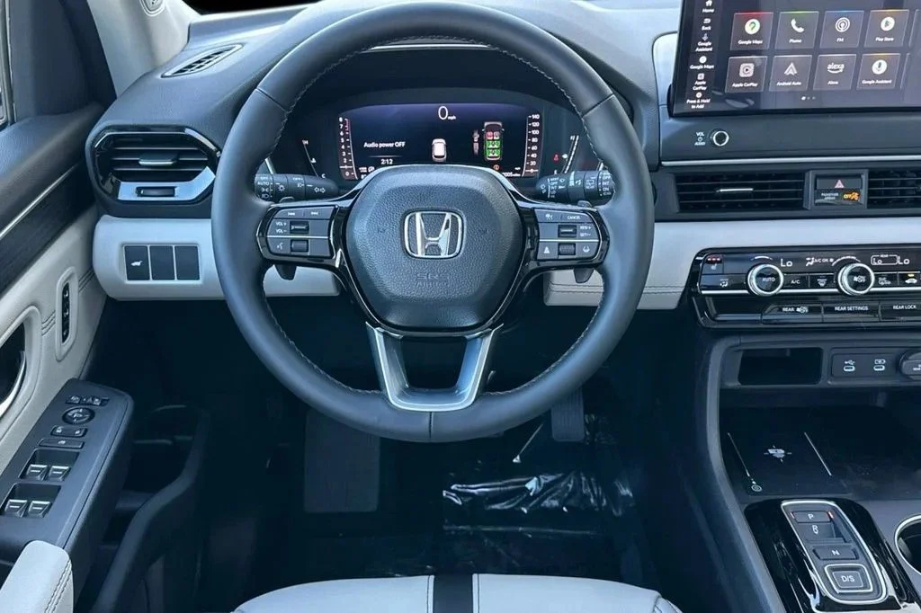 New 2026 Platinum White Pearl Honda Touring image 17