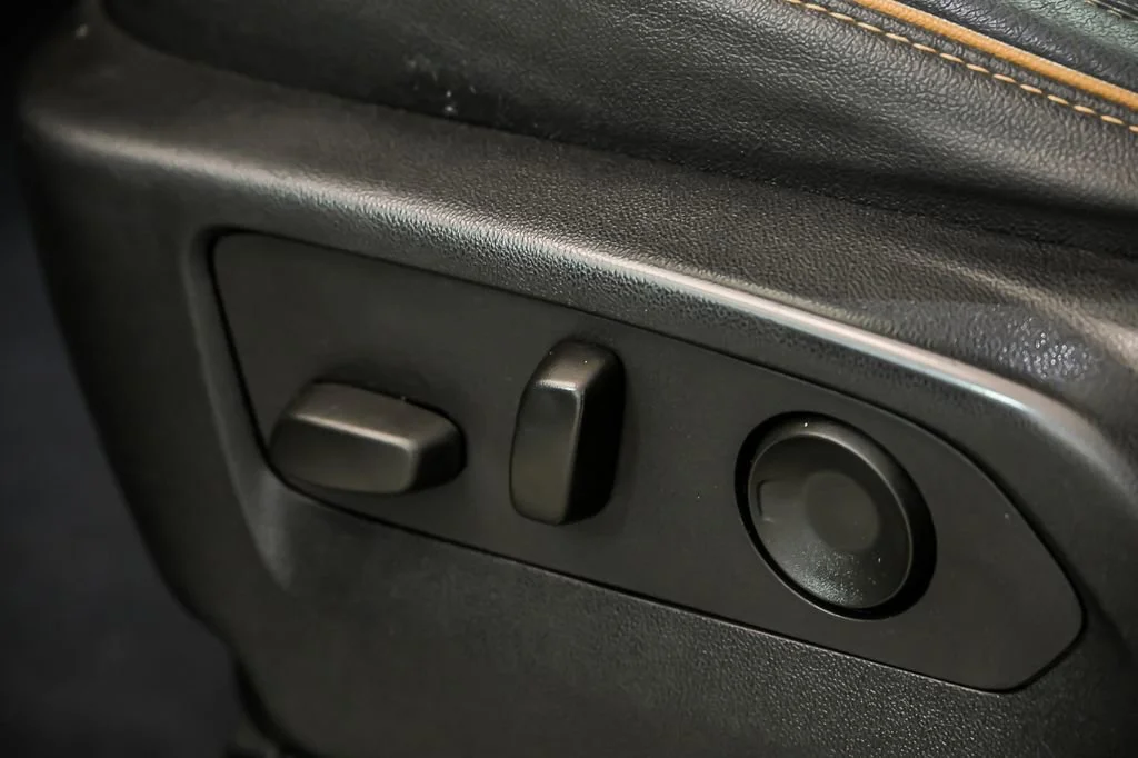 2022 GMC Yukon XL AT4 - Photo 19