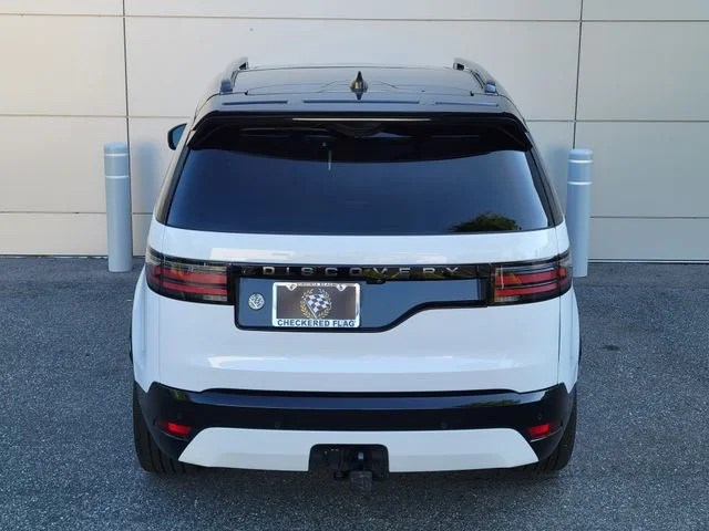 Certified Used 2025 White Land Rover Dynamic SE image 17
