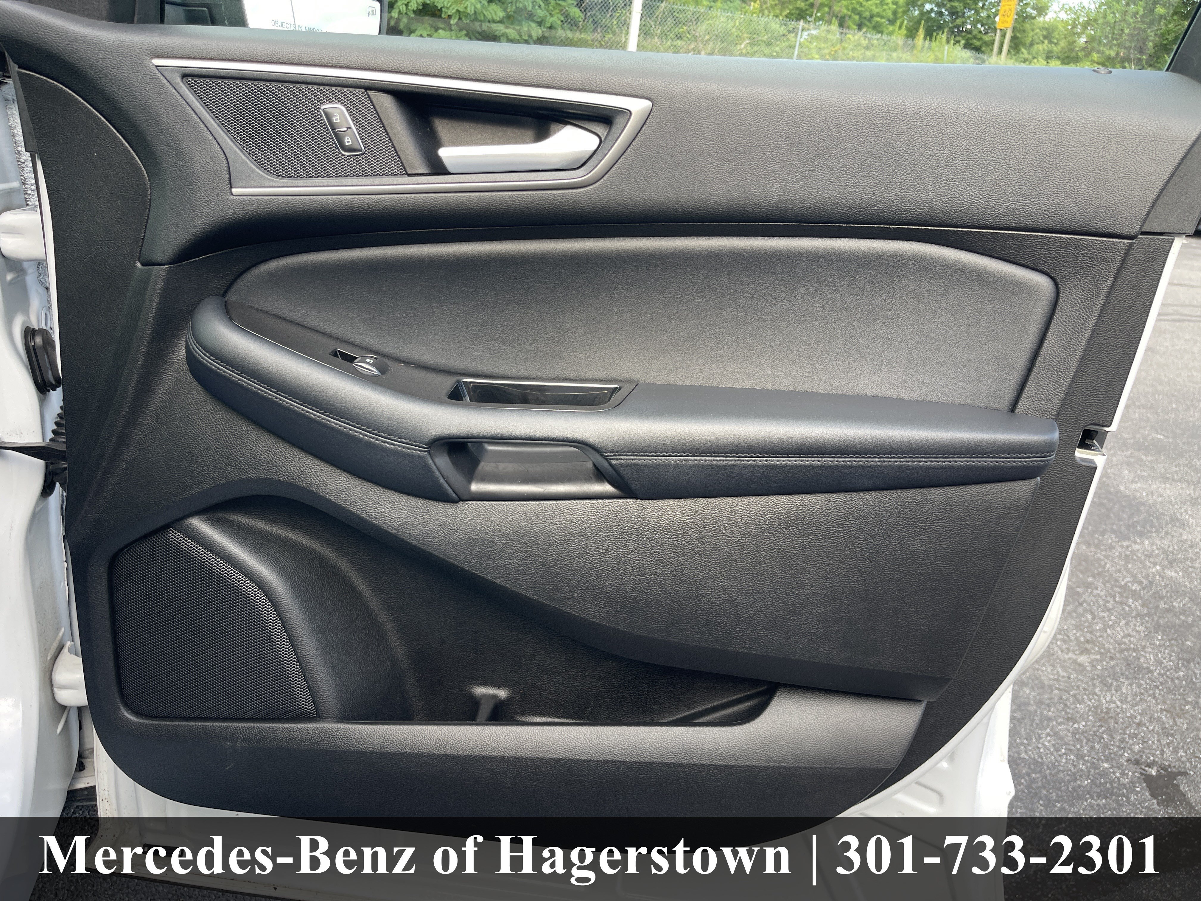 Used 2018 Oxford White Ford SEL FWD image 22
