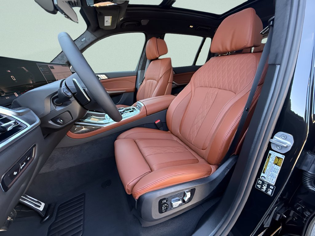 New 2027 Black Sapphire Metallic BMW M60i image 10