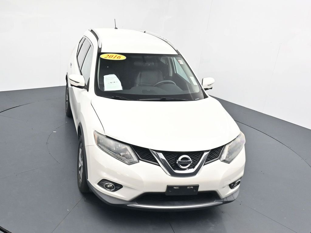 Used 2016 White Nissan SL image 25