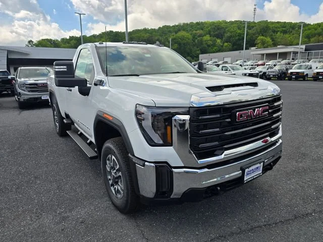 2025 GMC Sierra 3500HD Pro - Photo 7
