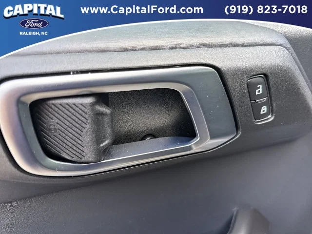 Used 2025 Beige Ford Badlands image 21