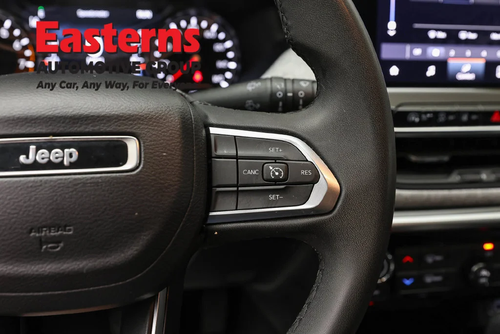 Used 2024 Black Jeep Latitude image 15