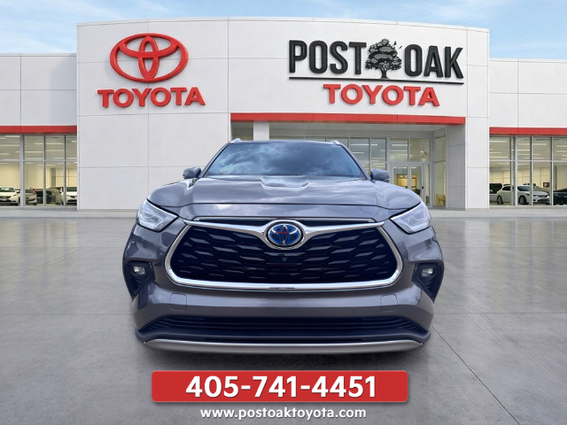 Used 2024 Gray Toyota Platinum image 10
