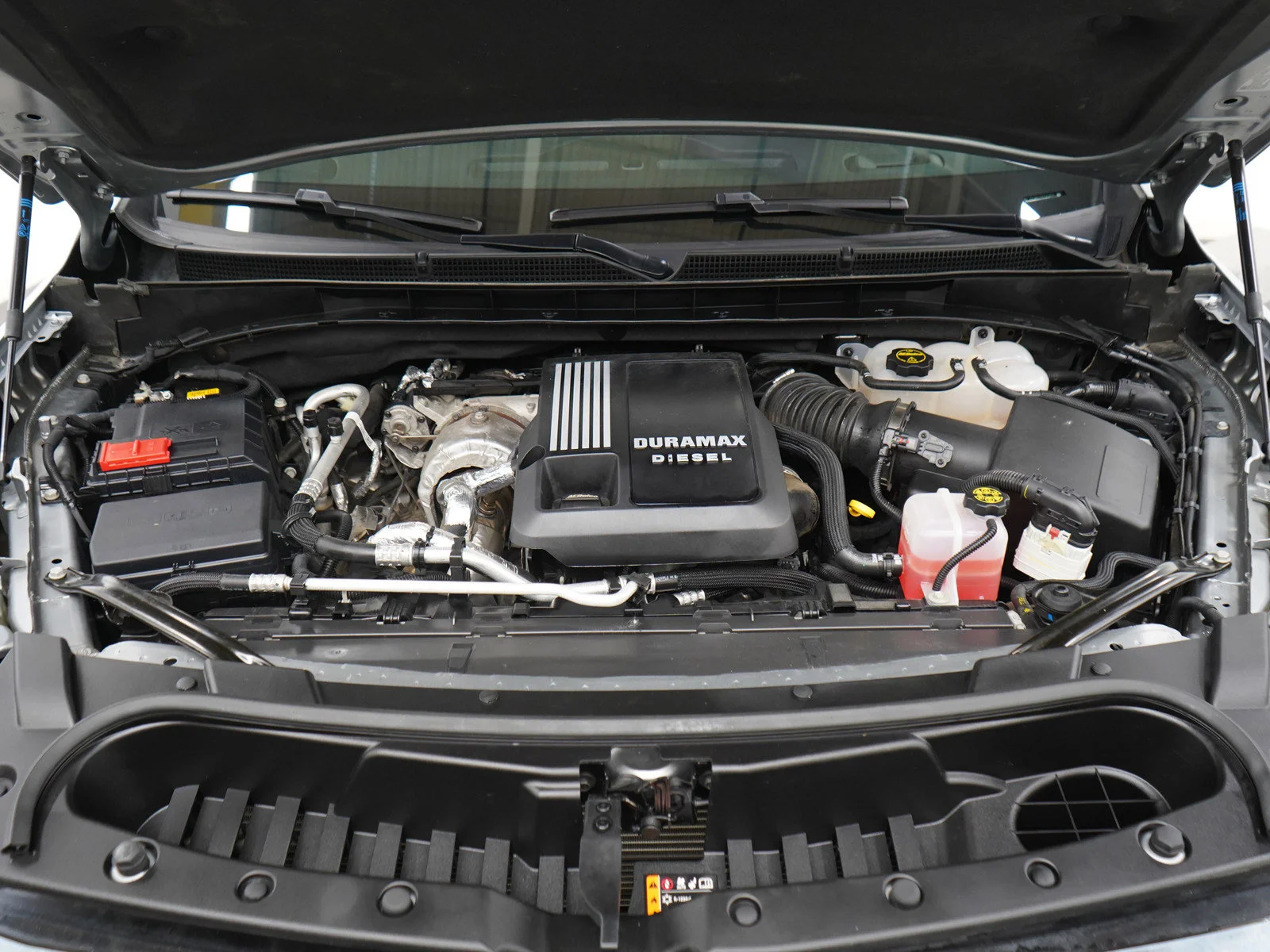 Used 2024 Silver GMC SLT image 32