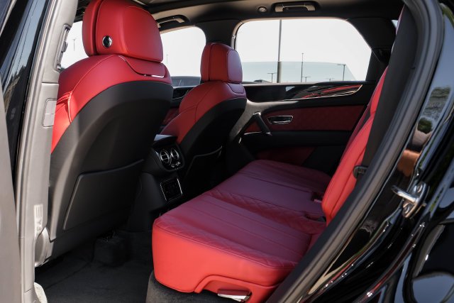 Used 2019 Black Crystal over Cricket Ball Bentley V8 image 57