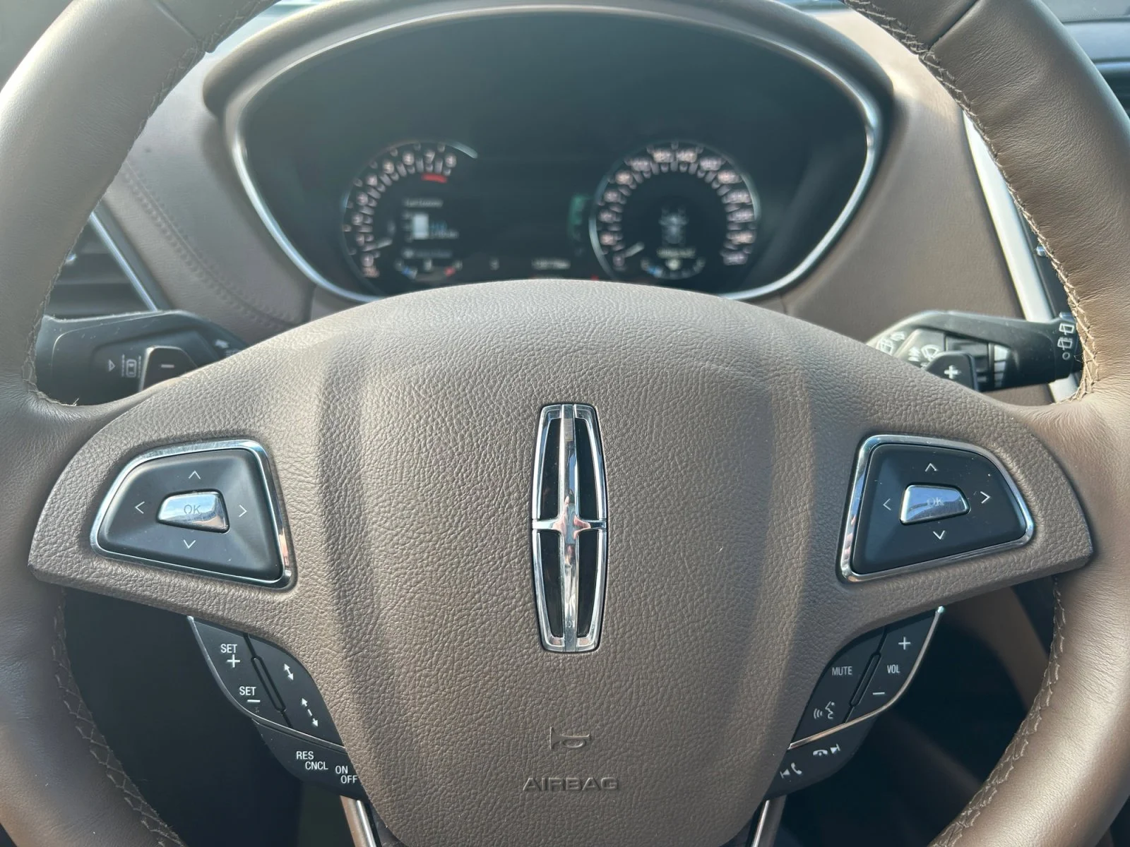 Used 2018 WHITE Lincoln RESERVE AWD image 24