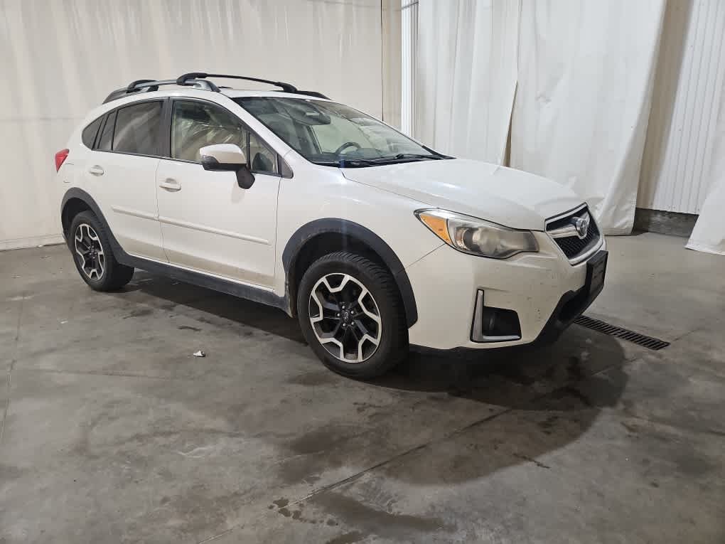 Used 2017 Crystal White Pearl Subaru Limited image 3