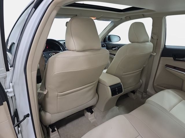 Used 2012 White Toyota XLE image 12