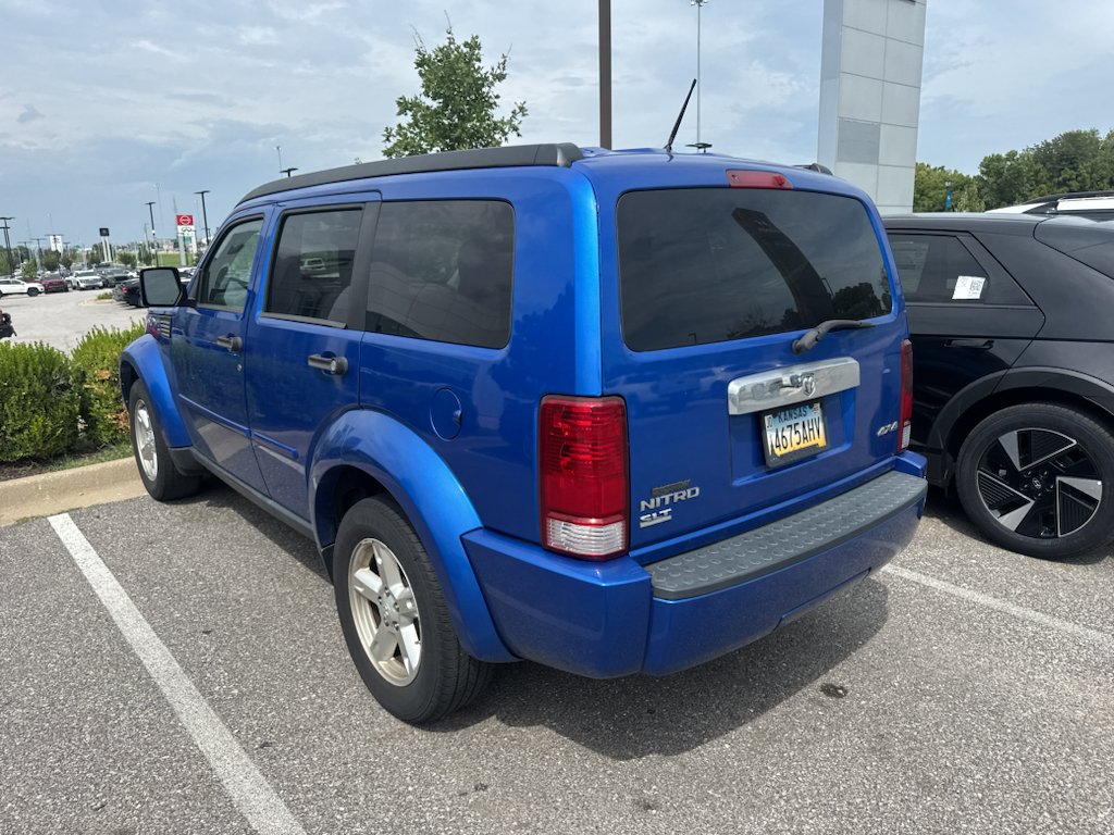 Used 2007 Blue Dodge SLT image 2