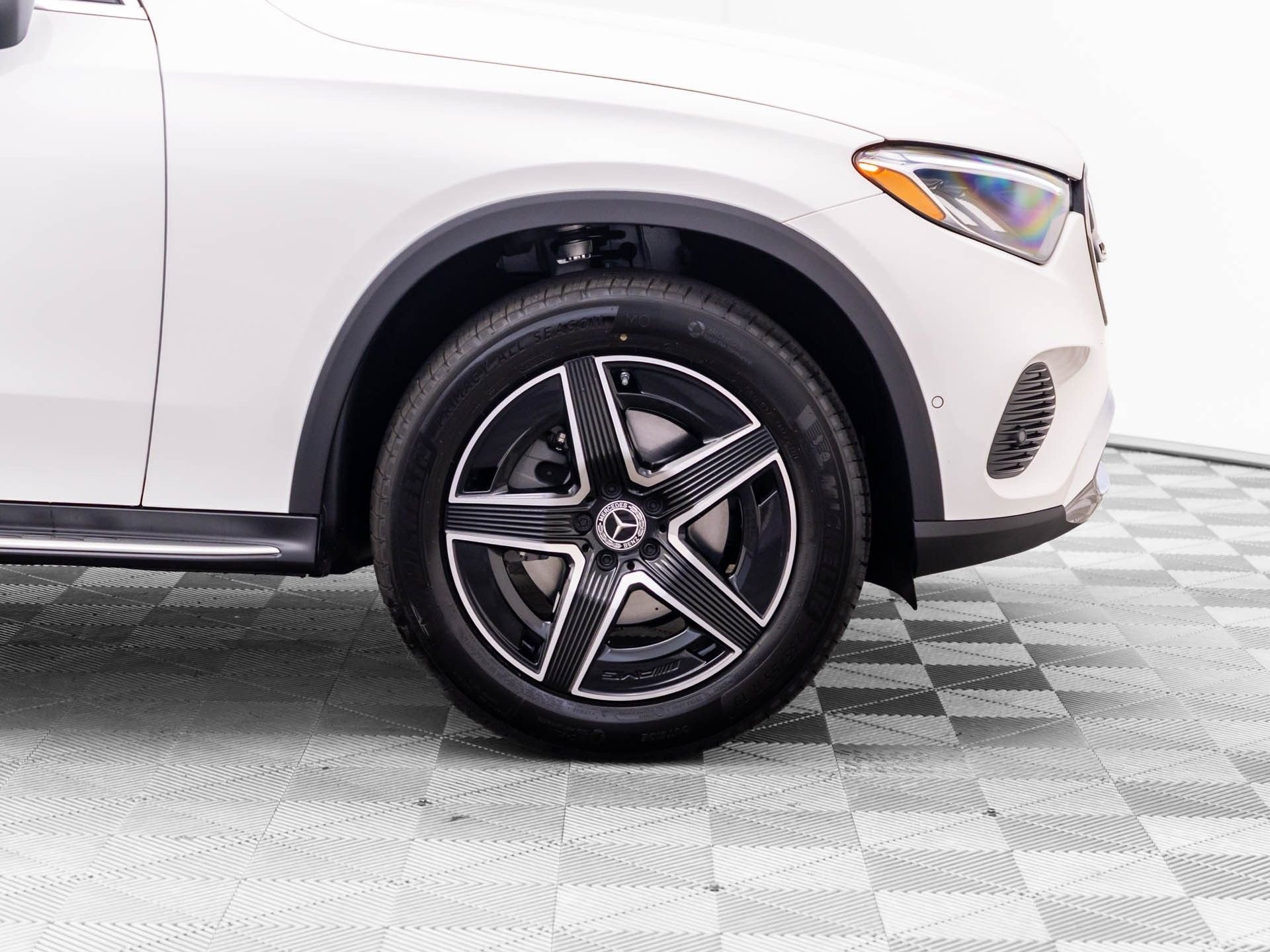 New 2027 Polar White Mercedes-Benz GLC 300 image 38