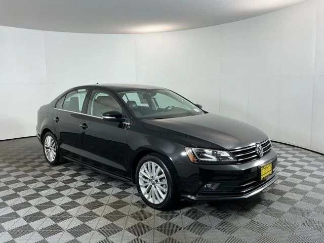 Used 2016 Black Uni Volkswagen 1.8T SEL image 3