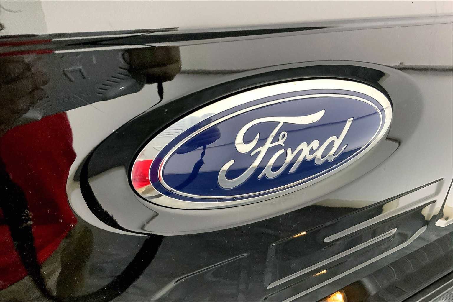 Used 2022 Agate Black Metallic Ford XLT image 27