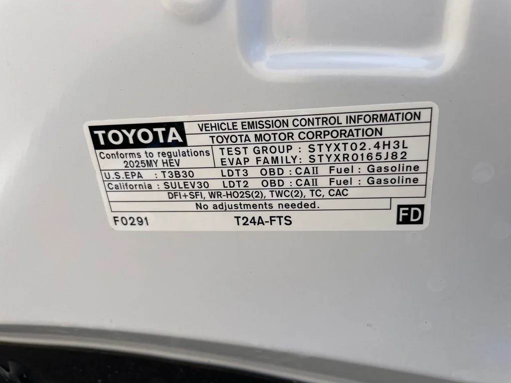 Used 2025 White Toyota MAX Platinum image 34