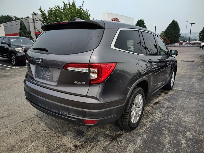 Used 2019  Honda LX image 4