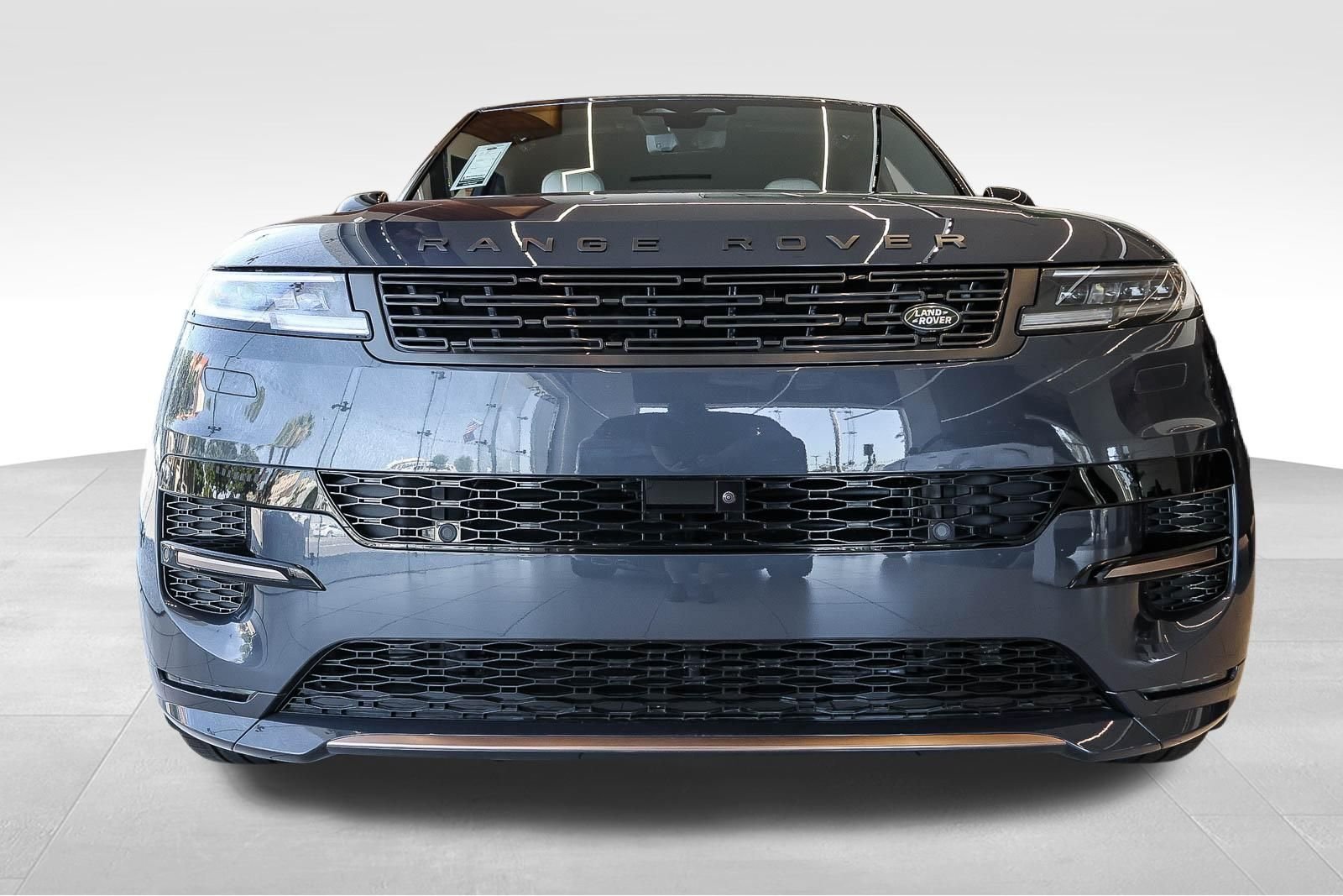 New 2026 Varesine Blue Land Rover Dynamic SE image 2