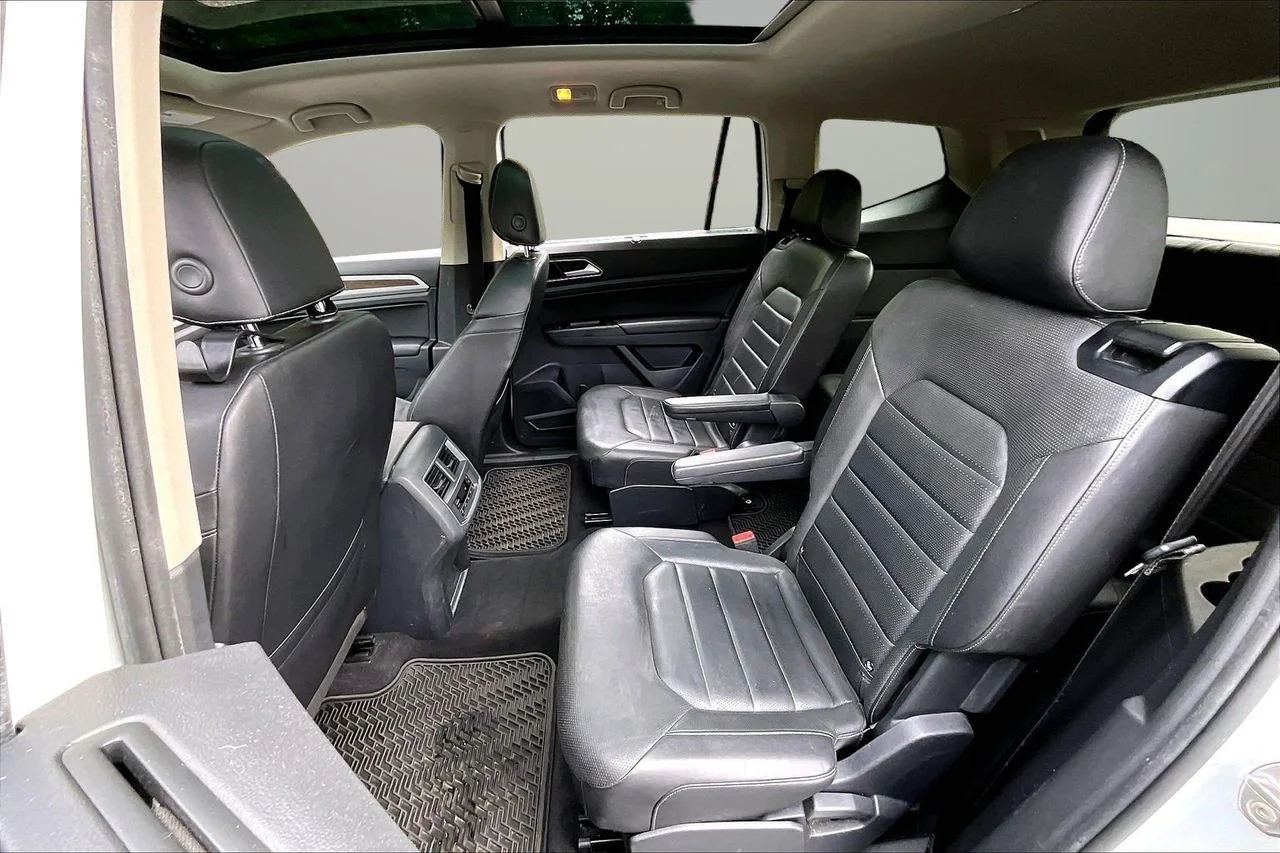 Certified Used 2019 White Volkswagen SEL Premium image 23