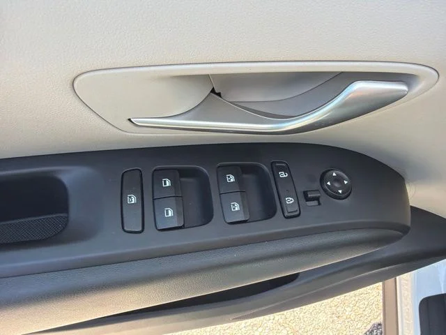 Used 2024 White Pearl Hyundai SEL image 14