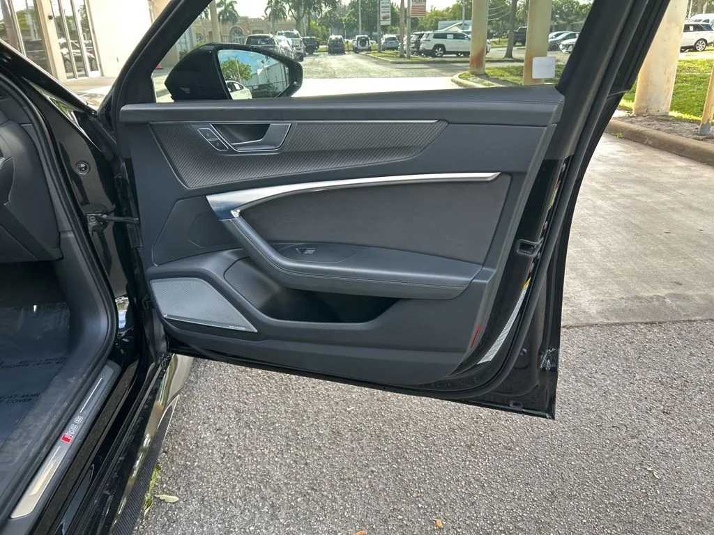 Used 2022 Black Audi Avant image 31